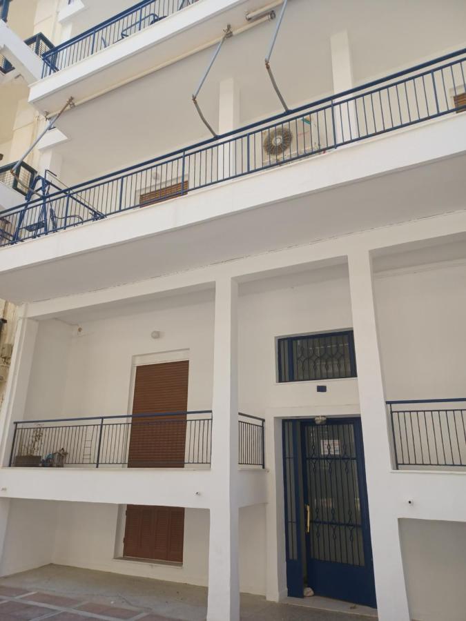Seaside Family Apartment Loutraki Exterior foto