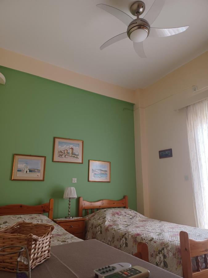 Seaside Family Apartment Loutraki Exterior foto